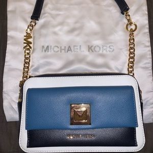 ❤️Michael Kors crossbody purse ❤️ New w/o tag